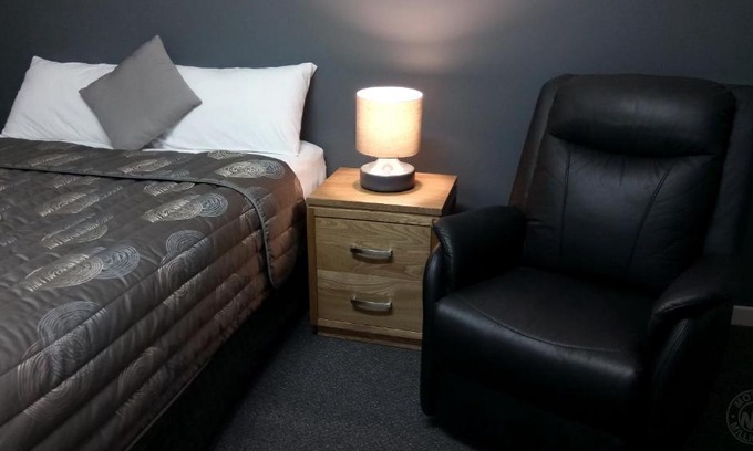 Mount Muirhead Hotel | Millicent Motel