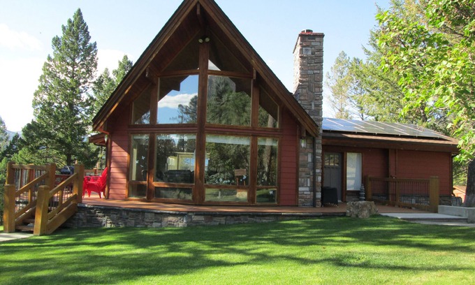 East Kootenay Cabin | Million Dollar views. Luxury Cabin on Private Estate Property