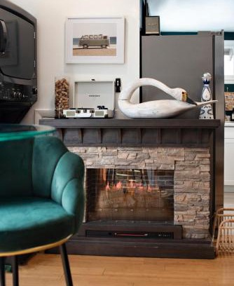 Glenwood Springs House | Million Dollar Creekside Treehouse Hottub Rafting Hiking Fishing and Mins to Glenwood and Hotsprings