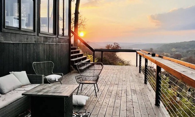 Rio Robles House | Million Dollar Lake Views On Lake Austin Mins to DT