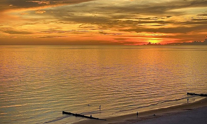Madeira Beach Condo | Million Dollar View - direct Gulf front! 1 br, 1.5 ba, 25' balcony, remodeled
