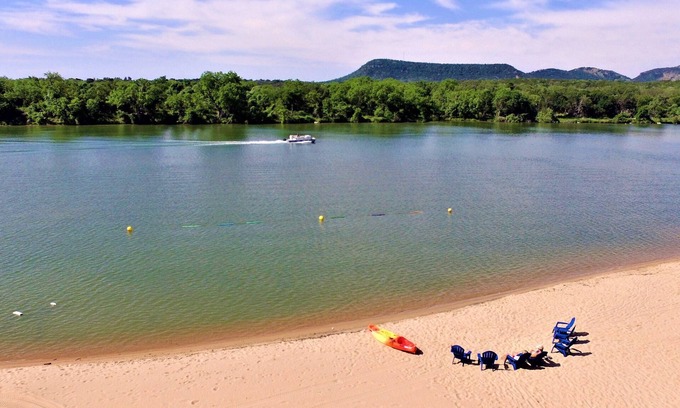 Kingsland House | Million-dollar View & Affordable Too! Kayaks free for use