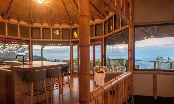 La Lindora Cabin | Million Dollar View Ecovilla