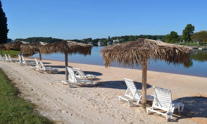 Smith Mountain Lake Villa | Million Dollar View! Sleeps 10 - Lakefront!