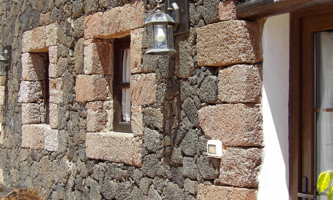 Maguez House | " MILLO" characteristic studio apartment in an old motor mill from the year 1912.