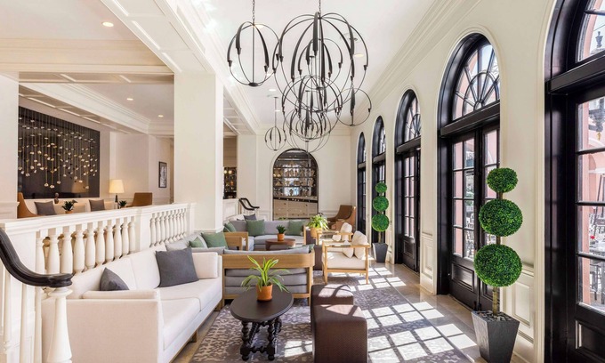 Charleston Historic District Hotel | Mills House Charleston, Curio Collection by Hilton