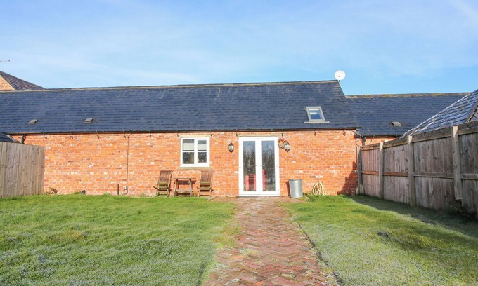 Stoney Stretton Cottage | MILLSTONE COTTAGES - MIDDLE COTTAGE, pet friendly in Westbury
