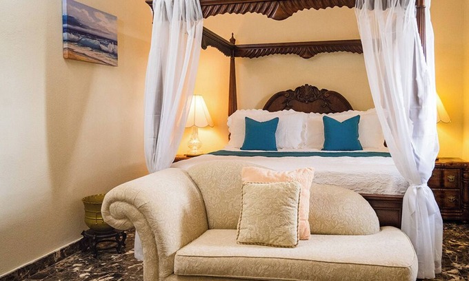 Boarded Hall Apartment | Milltops: 2-bedrooms, Pool , AC and WiFi located in Christ Church Barbados.