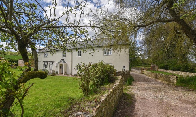 Axminster House | Millwater Cottage