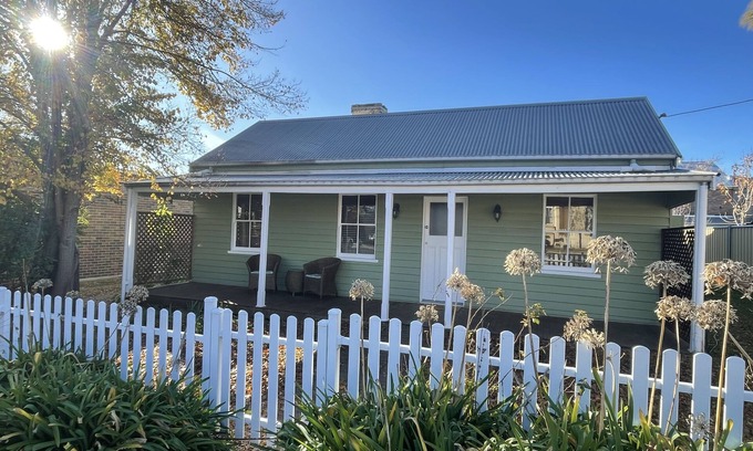 Glen Innes House | Mimosa Cottage