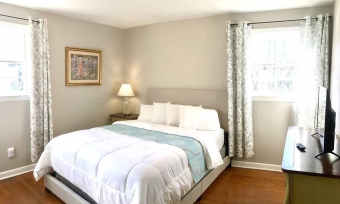 Hickory House | Mimzy’s Garden Retreat | Peaceful & Private