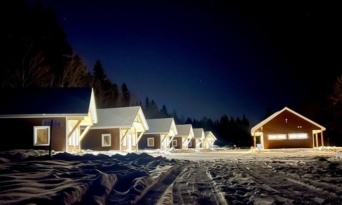 Saint-Gabriel-de-Valcartier Ski Chalet | Mini cottage # 2 by the river banks