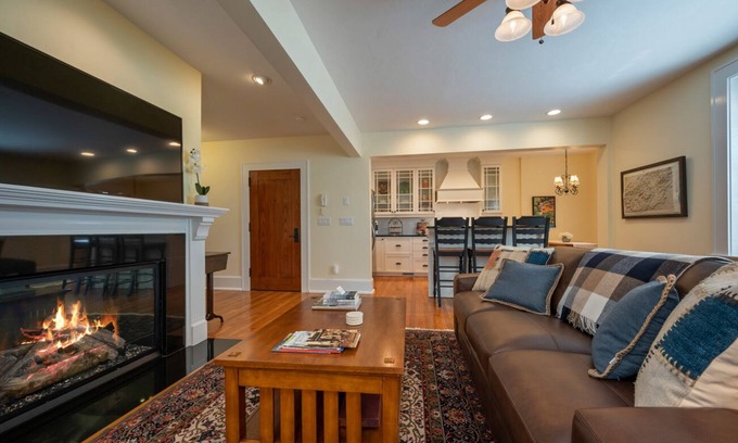 Hendersonville Apartment | Minette's Downtown Condo | Historic Spot in Downtown Hendersonville