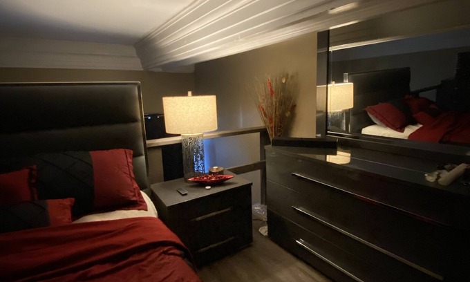Wilkes-Barre Apartment | Mini Artsy Loft…min from Ski resort and Mohegan sun casino!