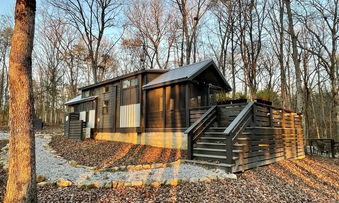 Tracy City Cabin | Mini Manor on the Mountain at The Retreat at Water's Edge