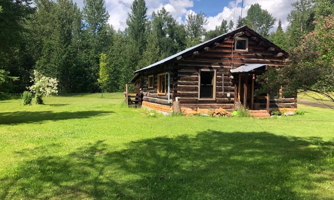 Clearwater Ski Chalet | Mini-Mooh cabin