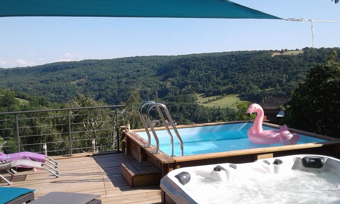 Salles-la-Source Apartment | Mini panorama studio with pool