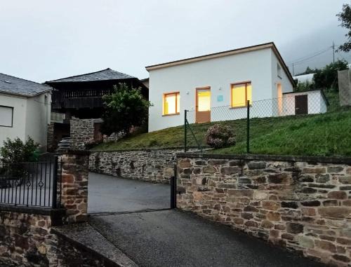 Castrillon Municipality House | Mini Room Ron