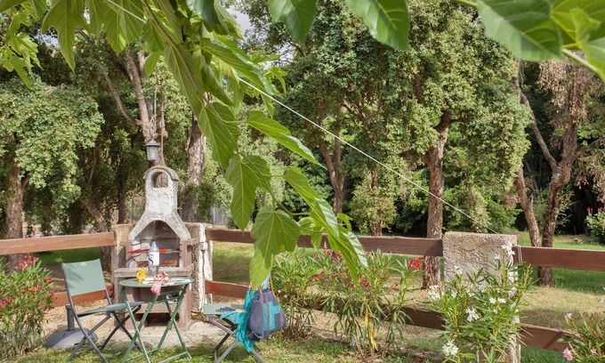 Bravone Villa | Mini-villa, close to the sea, with shared garden and pool