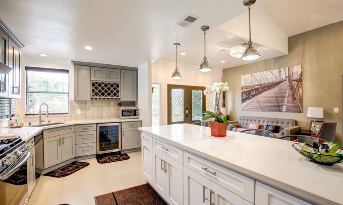 Riverview West House | Mini Villa close to beaches Disneyland and much more!