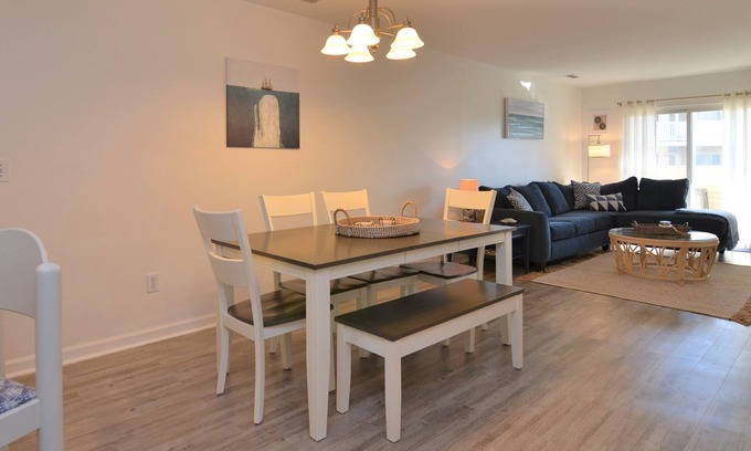 Rehoboth Beach Condo | MINI-WEEKS IN SWEET POOL COMMUNITY CONDO, 1203 The Palms, Rehoboth Beach, DE