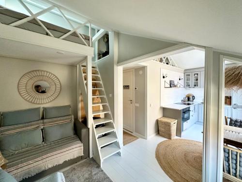 Hanko Apartment | Miniluksus loma-asunto & parveke puuvillassa HUVILAPUISTOSSA