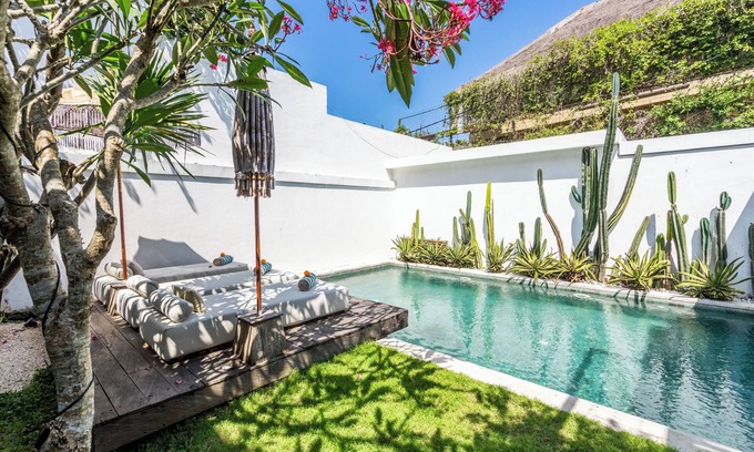 Munggu Villa | Minimalist Luxury 6Bedroom 150m frm Lyma Beach