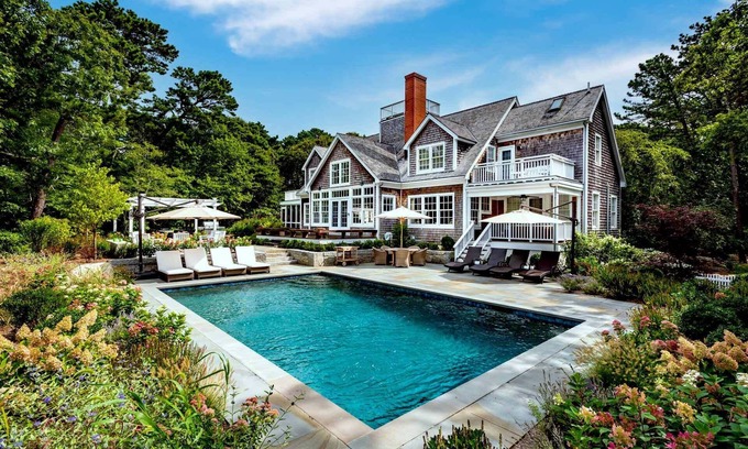 Tisbury House | Mink Meadows Luxury Getaway With Pool