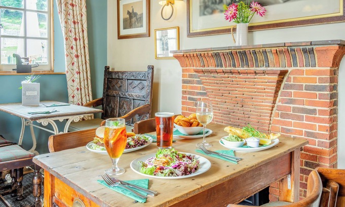 East Dean and Friston Bed & Breakfast | Minnie - Tiger Inn