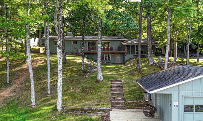 Minocqua House | Minocqua Chain - FALL COLOR DATES AVAILABLE!