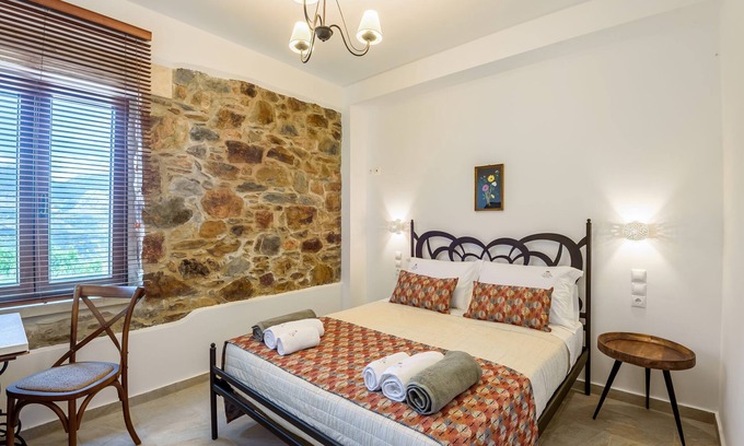 Agriles House | Minos Country Living Hannah Maria Suite