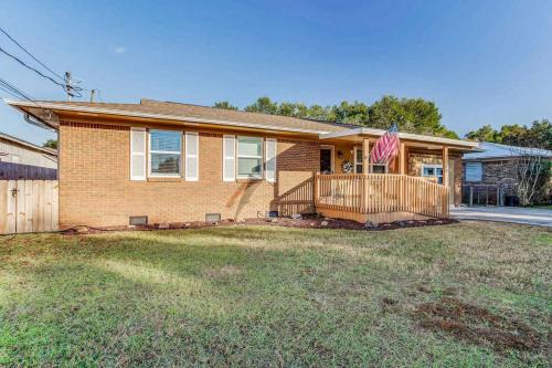 Pensacola Heights House | Mins to Beach & Shopping Brilliant in Bellview