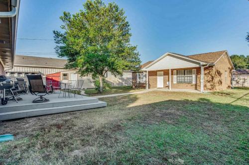 Pensacola Heights House | Mins to Beach & Shopping - Quaint Unit in Bellview