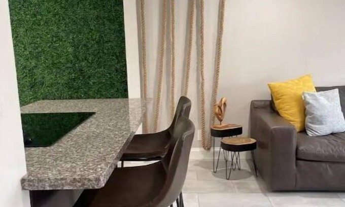 Downtown Fort Lauderdale House | Mins to downtown/airport, backyard & free parking