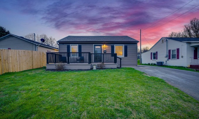 Johnson City House | Mins To ETSU, JCMC, Downtown, VA Med Center, Buffalo Mtn. Park