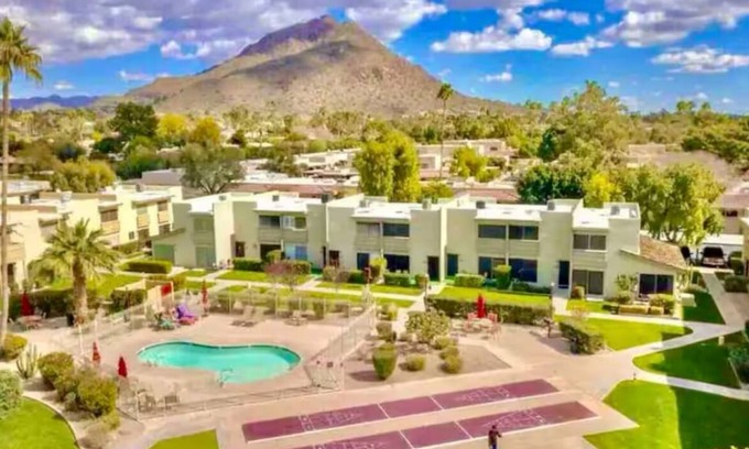 South Scottsdale Condo | Mins to Fashion Square Mall, Old Town, Mayo, 4 Heated Pools