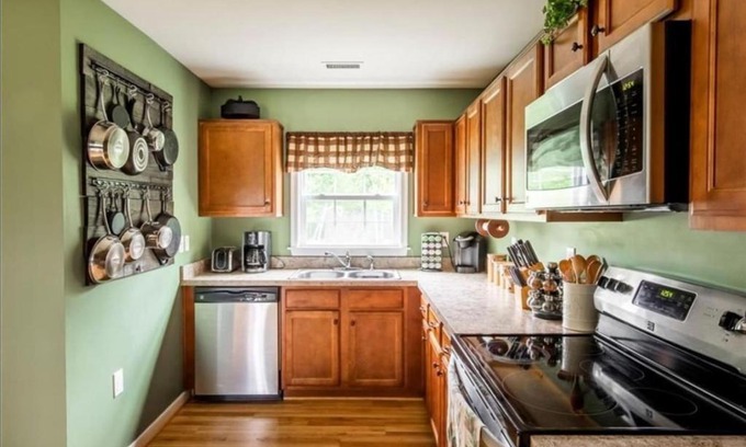 Bumpass House | Mins To Lake Anna Festivals