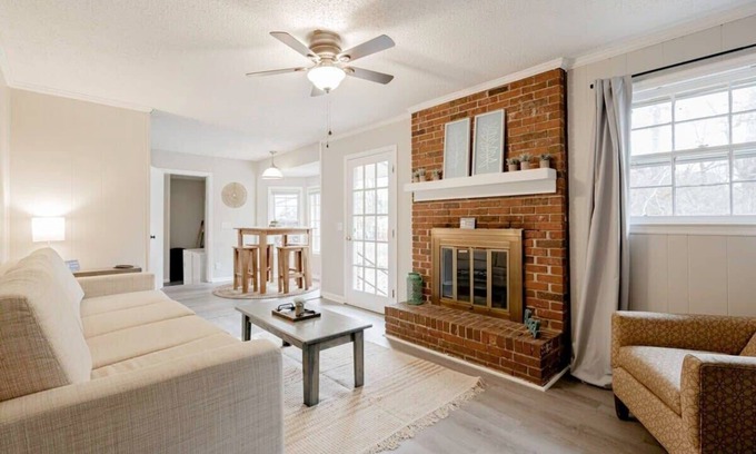Irmo House | Mins to Lake Murray & Downtown - Restful Ranch