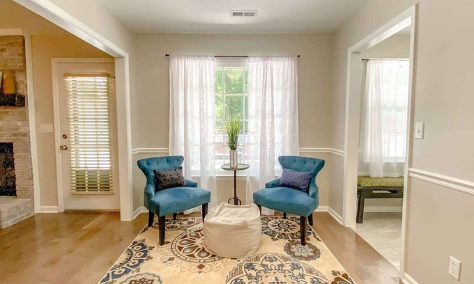 Madison House | Mins to Space Center & Downtown - Betty's Bungalow