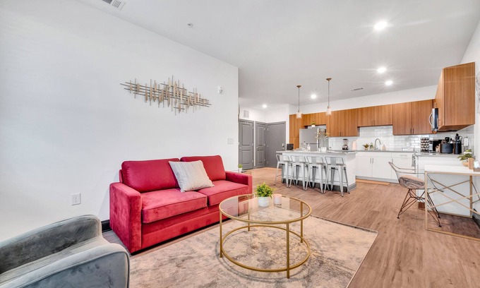 Downtown Apartment | Mins➞Downtown/Med District★ Fully Stocked★24hr Gym★2Bds★2TVs