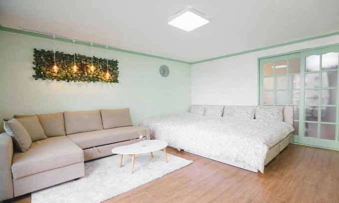 Seogyo-dong Apartment | Mint House