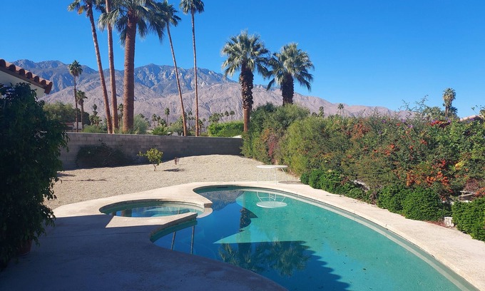 Palm Springs House | Minutes from airport and downtown PS !