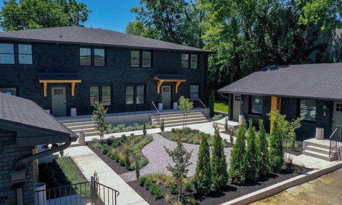 Hillsboro West End House | Minutes from Downtown & Broadway | The Nomad #8