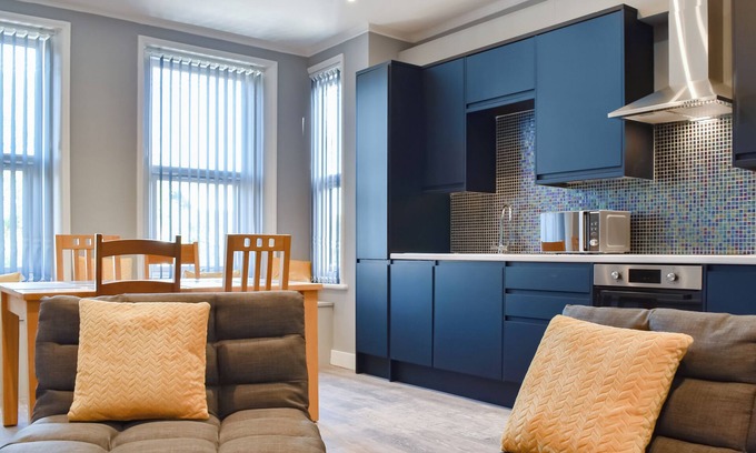 Folkestone Cottage | Minutes from Folkestone Central Station and modern flat with three bedrooms.