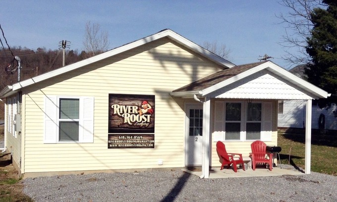 Golconda House | Minutes From Shawnee National Forest in Golconda, IL