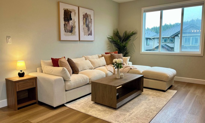 Langford House | Minutes from Victoria w/Fully Equipped Kitchen