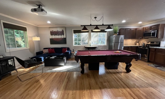 Maltby Apartment | Minutes to HUNDREDS of wine tasting rooms/wineries!