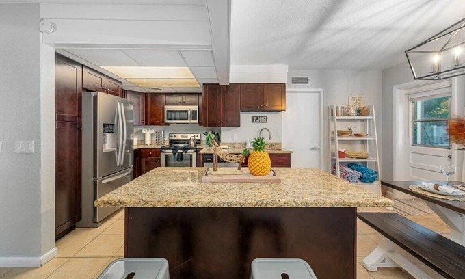Walsingham House | Minutes to Indian Rocks Beach Heated Pool Sleeps12