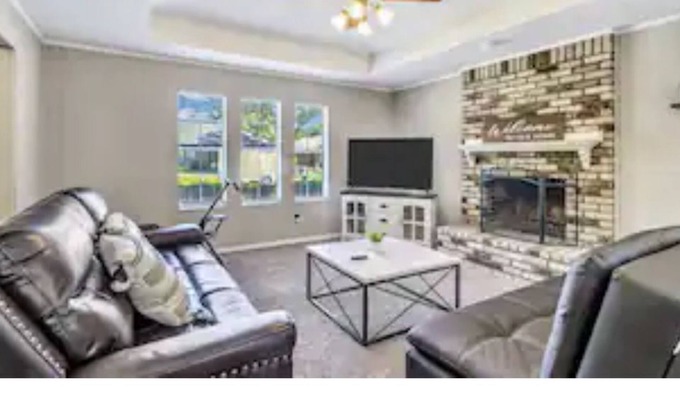 Rowlett House | Minutes to Kayak/Canoe Rentals and Lakeside FUN. House has Gameroom + Patio