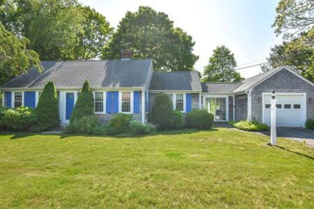 Bass River House | Minutes to Nantucket Sound Beaches